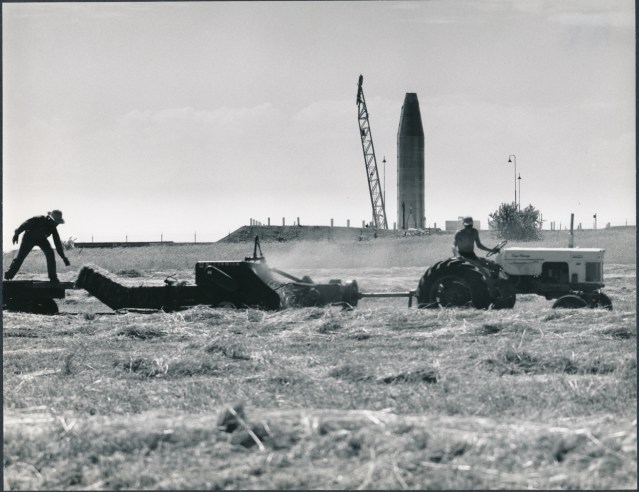 MISSLE WITH FARMERS copyMathias